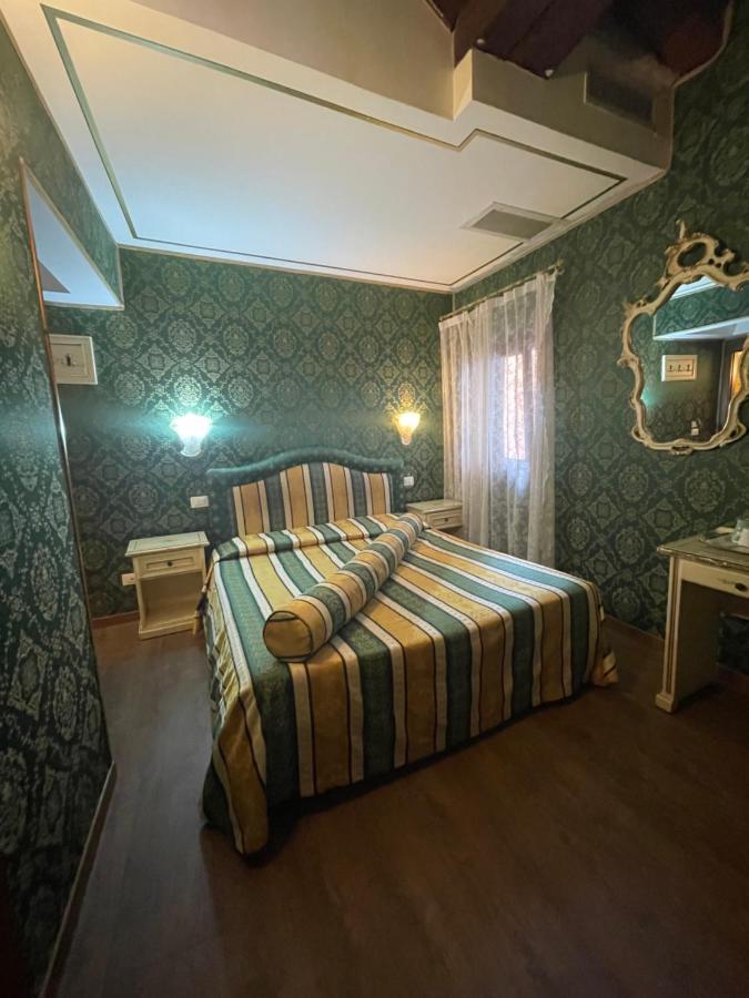 Residenza La Campana Pensión 3*
