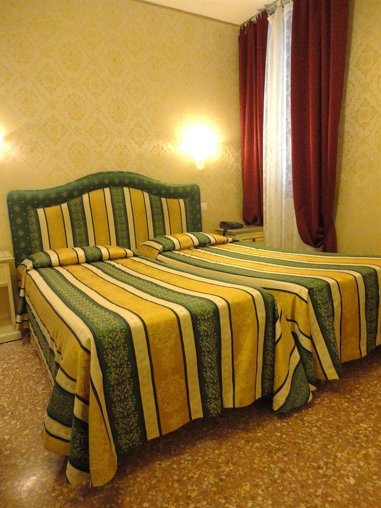 Residenza La Campana Pensión 3*